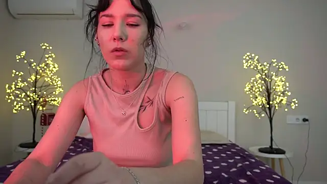 NikkiGoldSide online show from 8, 2, 2025