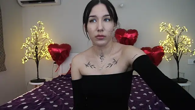 NikkiGoldSide online show from 26, 2, 2025