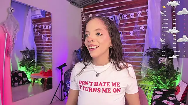 Sapphire Venuss online show from 17, 10, 2025