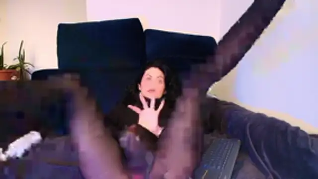 miabeautyxx online show from 3, 11, 2025