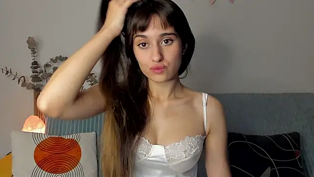 erika hoiree online show from 16, 9, 2025