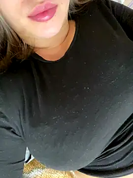 Snapshot of 69Laura696 chatting on 2, 12, 2024 69Laura696 online show from 2, 12, 2024