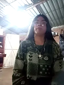 Snapshot of yovana13 chatting on 4, 10, 2025 yovana13 online show from 4, 10, 2025