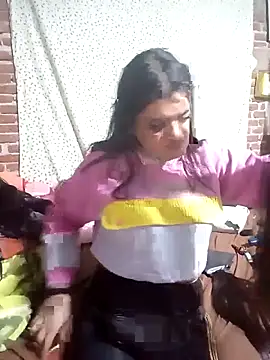 Snapshot of yovana13 chatting on 7, 11, 2025 yovana13 online show from 7, 11, 2025