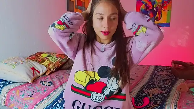 Luci And Sofi online show from 4, 2, 2026