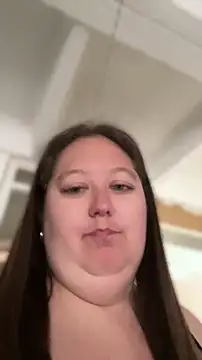 Chloee ep online show from 30, 4, 2026