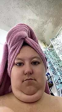 Chloee ep online show from 5, 7, 2026
