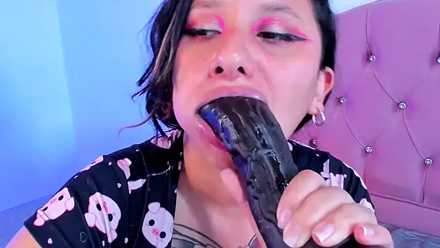 Snapshot of Mila_nixon02 chatting on 2, 12, 2024 Mila nixon02 online show from 2, 12, 2024