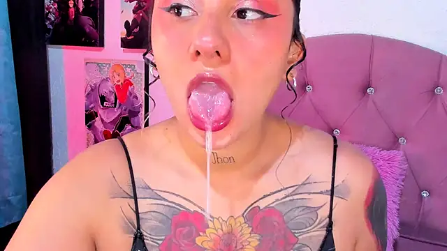 Snapshot of Mila_nixon02 chatting on 23, 11, 2025 Mila nixon02 online show from 23, 11, 2025