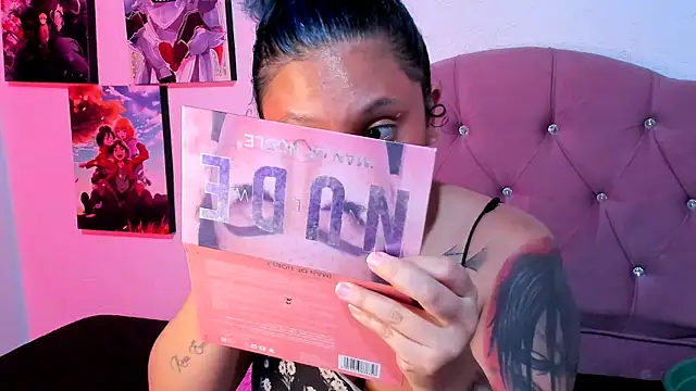 Mila nixon02 online show from 25, 4, 2026