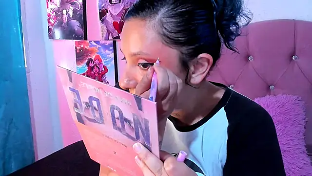 Mila nixon02 online show from 26, 4, 2026