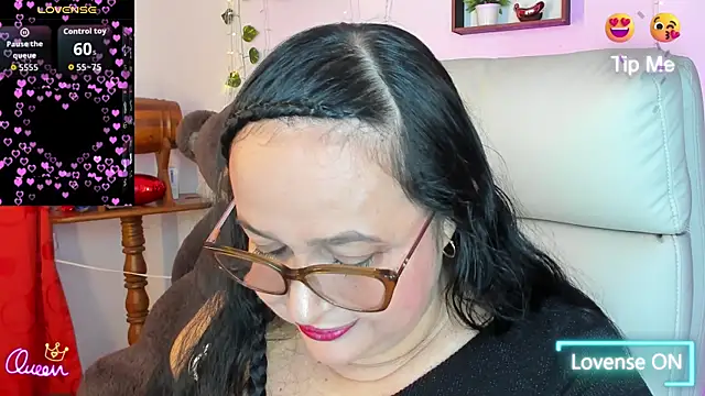 Gia Nahomi online show from 25, 4, 2026