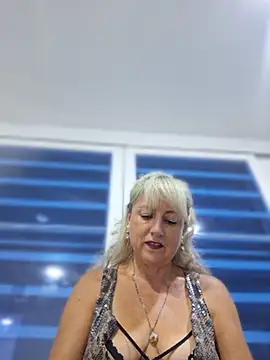 almaluna7 online show from 9, 4, 2026