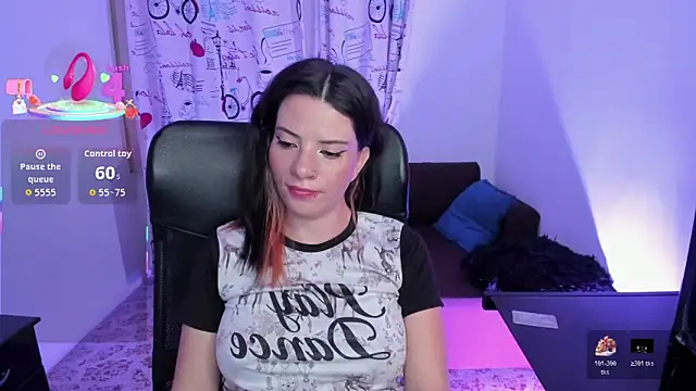 DanaaRey online show from 10, 11, 2025