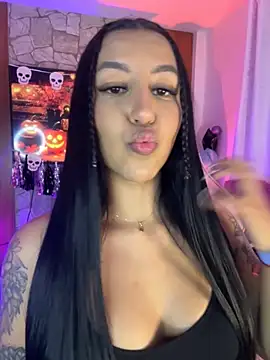 Tamara Roberts1 online show from 8, 10, 2025