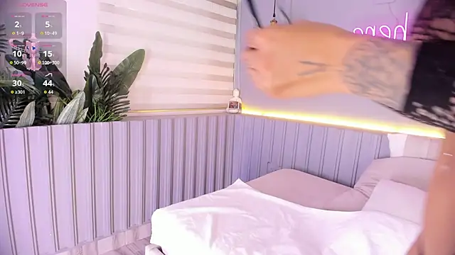 stephanymonroe online show from 27, 4, 2026