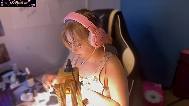 JacyWinslat online show from 3, 3, 2025