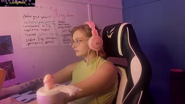 JacyWinslat online show from 6, 3, 2025