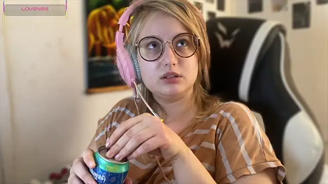 JacyWinslat online show from 12, 9, 2025