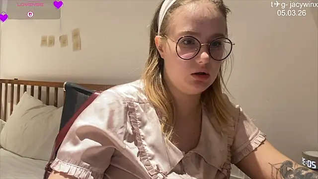 JacyWinslat online show from 5, 3, 2026