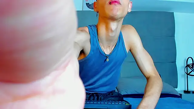 Snapshot of NeoRaptis chatting on 11, 3, 2025 NeoRaptis online show from 11, 3, 2025