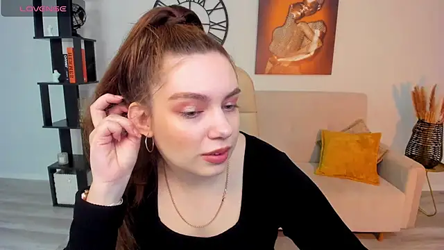 DaniellaLovely online show from 5, 3, 2025