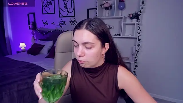 DaniellaLovely online show from 26, 10, 2025