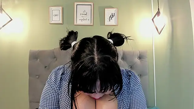 KRYSTENMOON online show from 12, 1, 2025