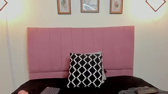 KRYSTENMOON online show from 16, 3, 2025