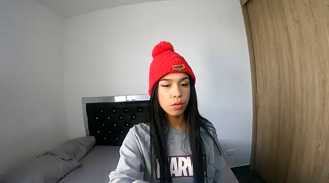 hot quenn online show from 29, 12, 2024