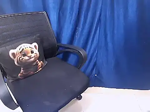 cutie-pie8 online show from 28, 2, 2025