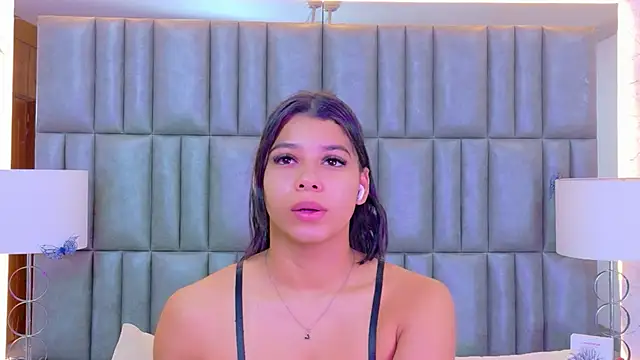 TiaraRosse online show from 16, 4, 2026