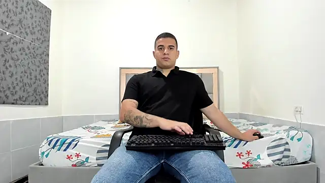 Snapshot of simookeler chatting on 8, 5, 2026 simookeler online show from 8, 5, 2026
