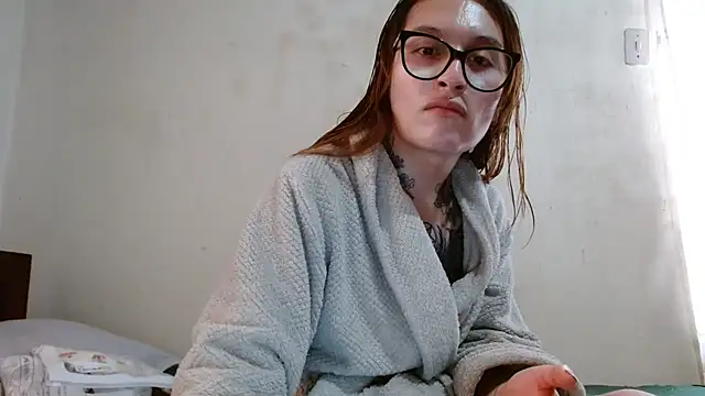 kittenlizz online show from 4, 3, 2025