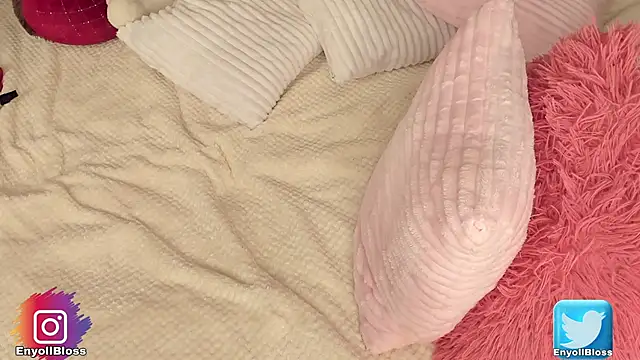 Snapshot of SweetHanson chatting on 2, 3, 2025 SweetHanson online show from 2, 3, 2025