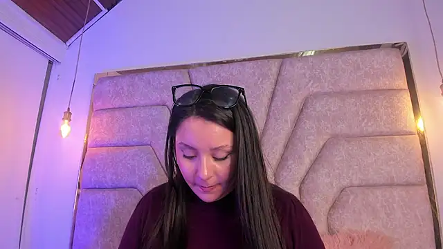 EmaJames25 online show from 23, 7, 2026