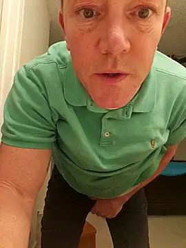 Snapshot of Bigtater1999 chatting on 21, 11, 2025 Bigtater1999 online show from 21, 11, 2025