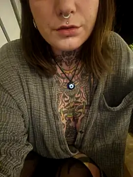 Snapshot of lizzardqueeen chatting on 27, 9, 2025 lizzardqueeen online show from 27, 9, 2025