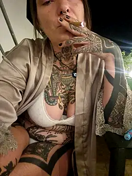 Snapshot of lizzardqueeen chatting on 29, 9, 2025 lizzardqueeen online show from 29, 9, 2025