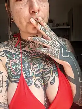 Snapshot of lizzardqueeen chatting on 14, 1, 2026 lizzardqueeen online show from 14, 1, 2026