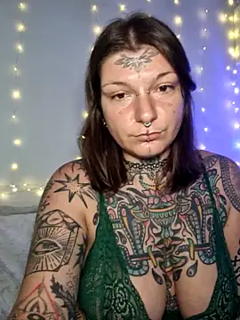 Snapshot of lizzardqueeen chatting on 10, 2, 2026 lizzardqueeen online show from 10, 2, 2026