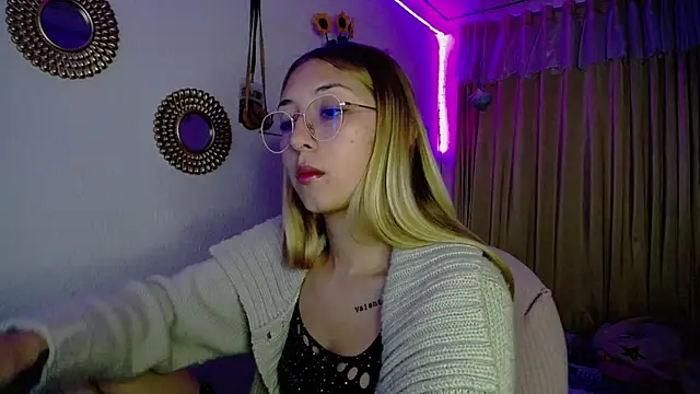 Snapshot of Soffy-brooks chatting on 11, 12, 2024 Soffy-brooks online show from 11, 12, 2024