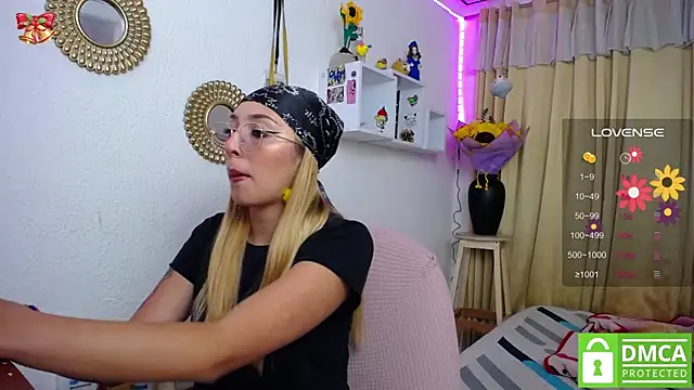 Snapshot of Soffy-brooks chatting on 11, 3, 2025 Soffy-brooks online show from 11, 3, 2025