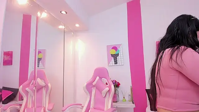 scarlette 15  online show from 22, 3, 2025