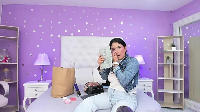 scarlette 15  online show from 20, 11, 2025