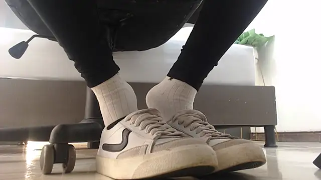 alma fenix online show from 17, 2, 2025