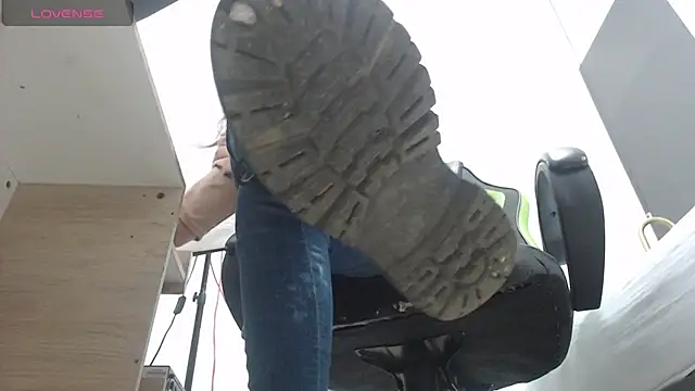 alma fenix online show from 5, 3, 2025