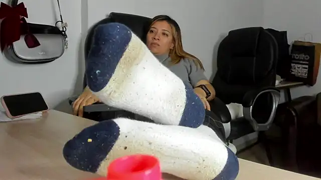 alma fenix online show from 23, 4, 2026