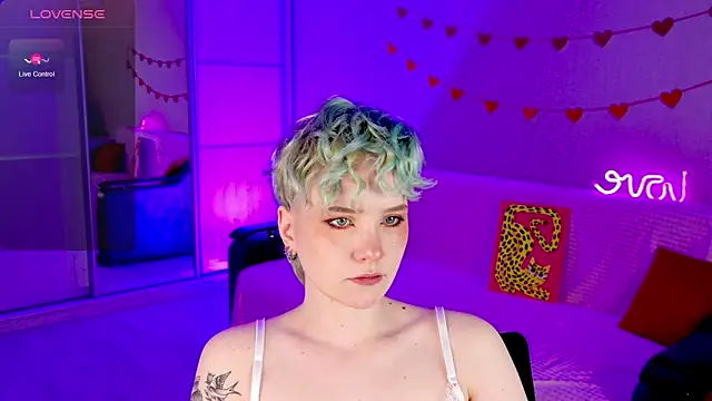 School Love online show from 16, 3, 2025