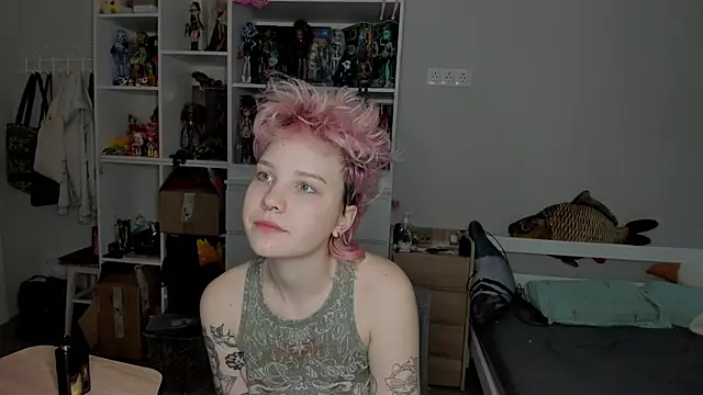 School Love online show from 9, 2, 2026